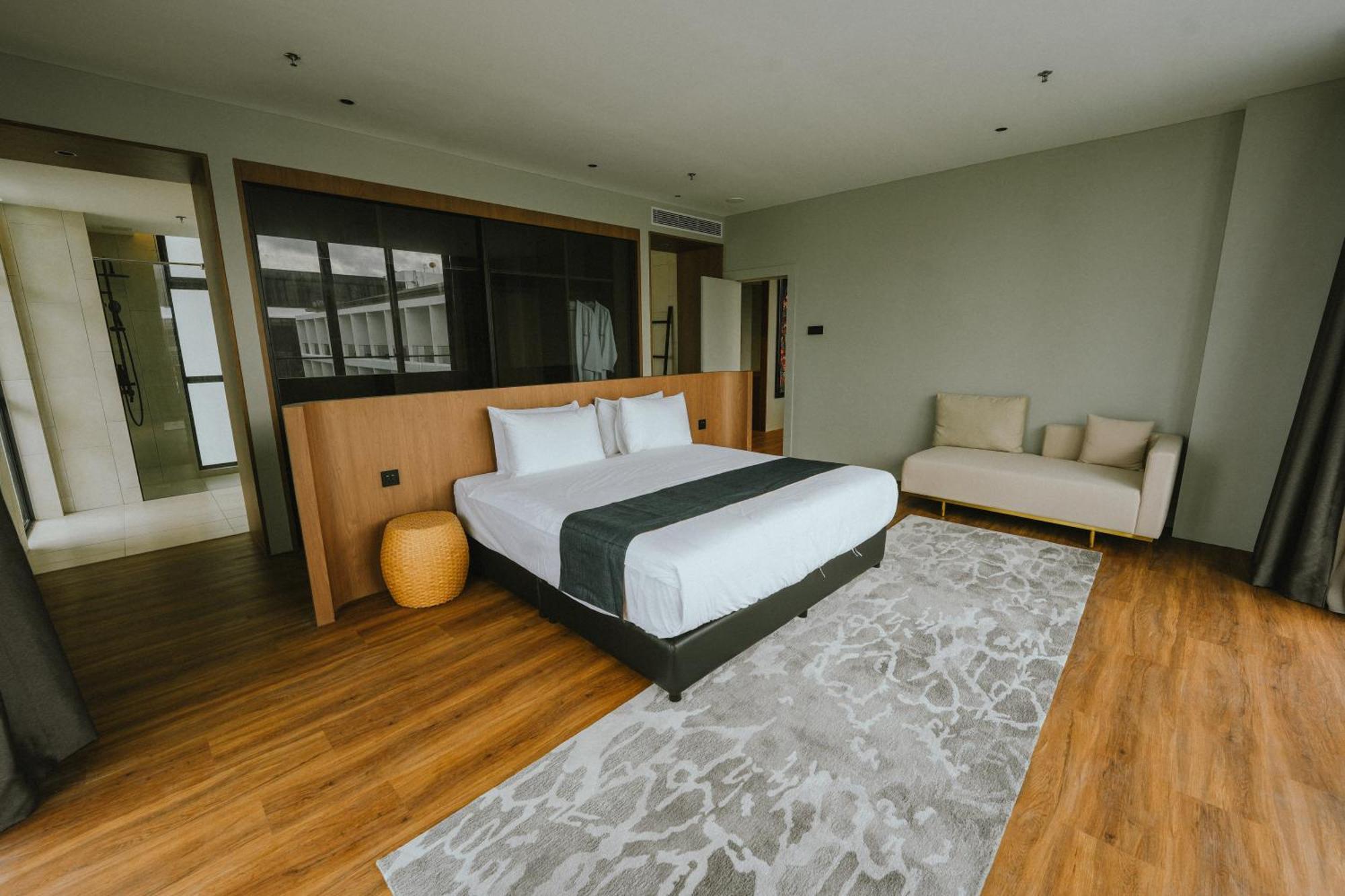 Roxy Beach Resort Sematan Exterior foto
