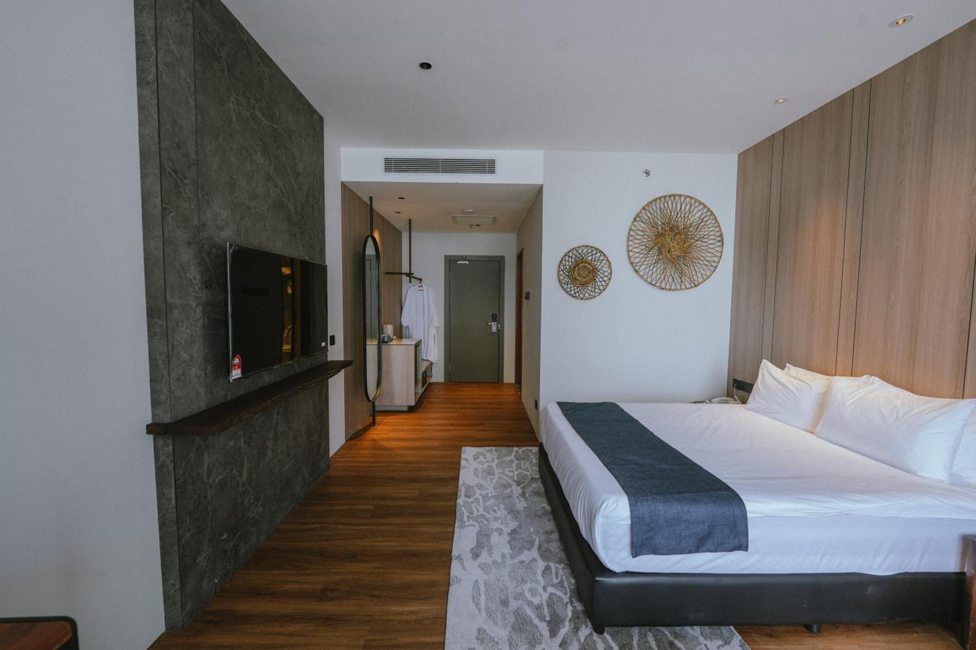 Roxy Beach Resort Sematan Exterior foto
